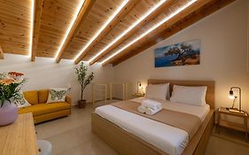 Homeasy Apartments - Kalamata Central Getaways With Private Parking